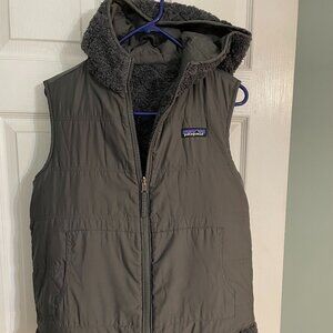 Patagonia Los Gatos Reversible Hooded Sherpa Fleece Vest